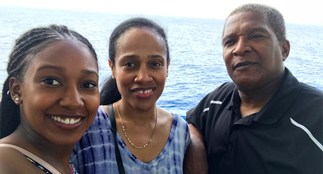 Elise with her parents, Janyce and Anthony Simmons