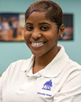 Samaryia Magee named the UIS Employee of the Month for July 2022