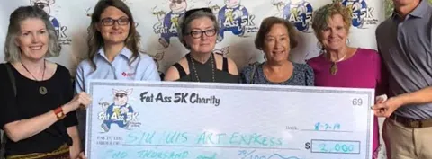 Local 5K race donates $2,000 to the UIS-SIU Medicine co-hosted Art Express class