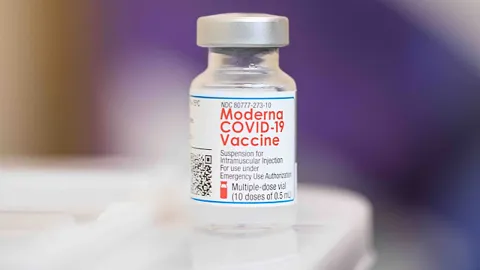 UIS and Community Health Roundtable to host a webinar on the COVID-19 vaccine and immunity