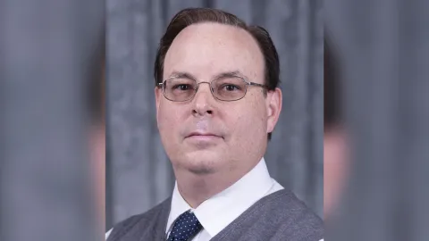 Eric Kuchar named the UIS Employee of the Month for April 2022