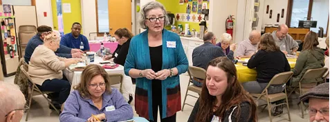 UIS-SIU Medicine co-hosted Art Express class helps individuals with memory loss express their creativity